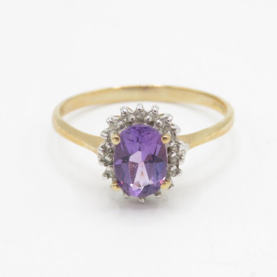 9ct gold oval cut amethyst & diamond cluster ring, claw set (1.7g) Size P