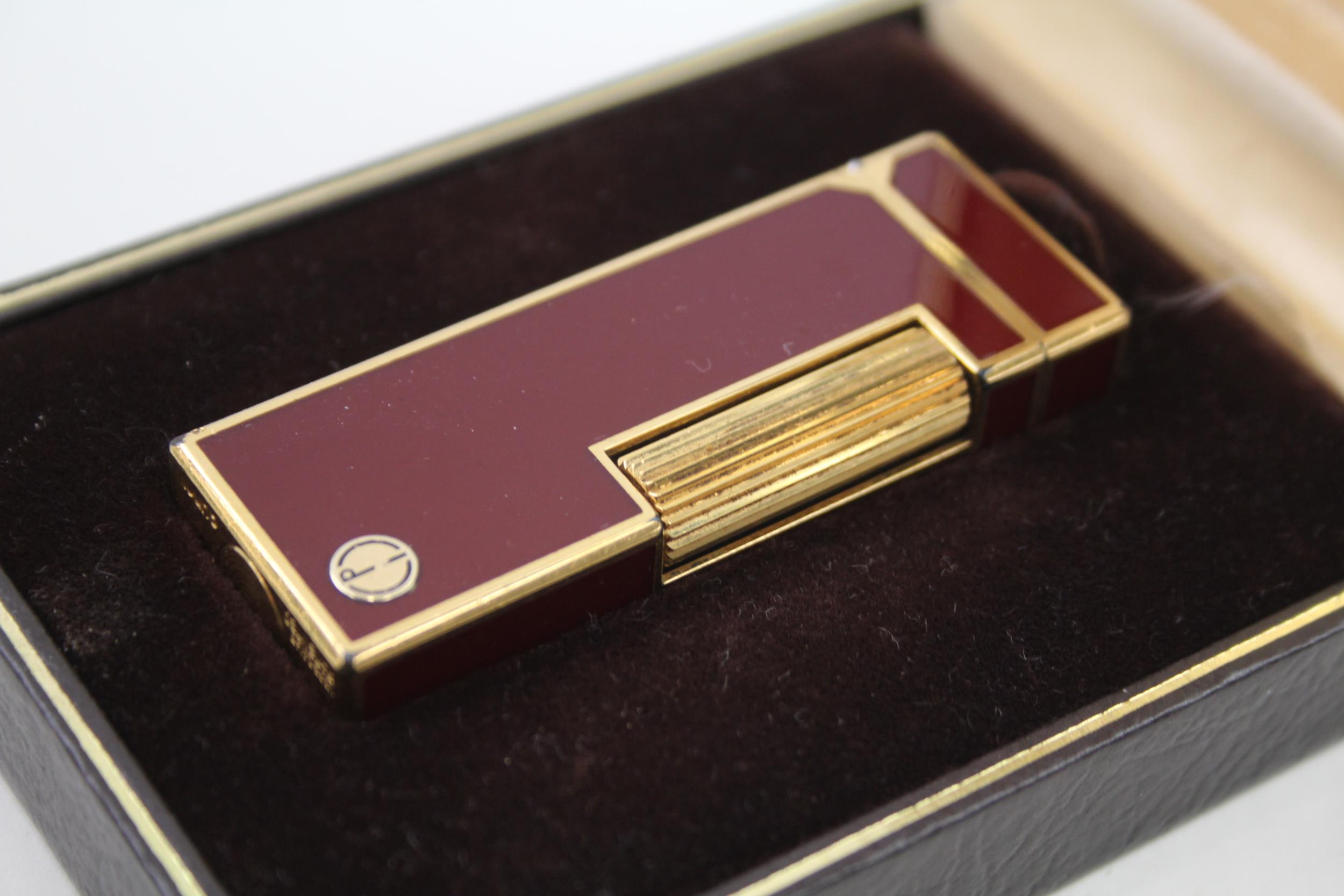 Vintage DUNHILL Rolagas Gold Plated & Red Lacquer Cigarette Lighter Boxed - UNTESTED In previously - Image 3 of 7