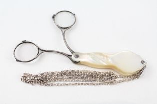 Antique / Vintage .900 Silver & Mother of Pearl Ladies Opera / Lorgnette (53g) - w/ Silver Plated