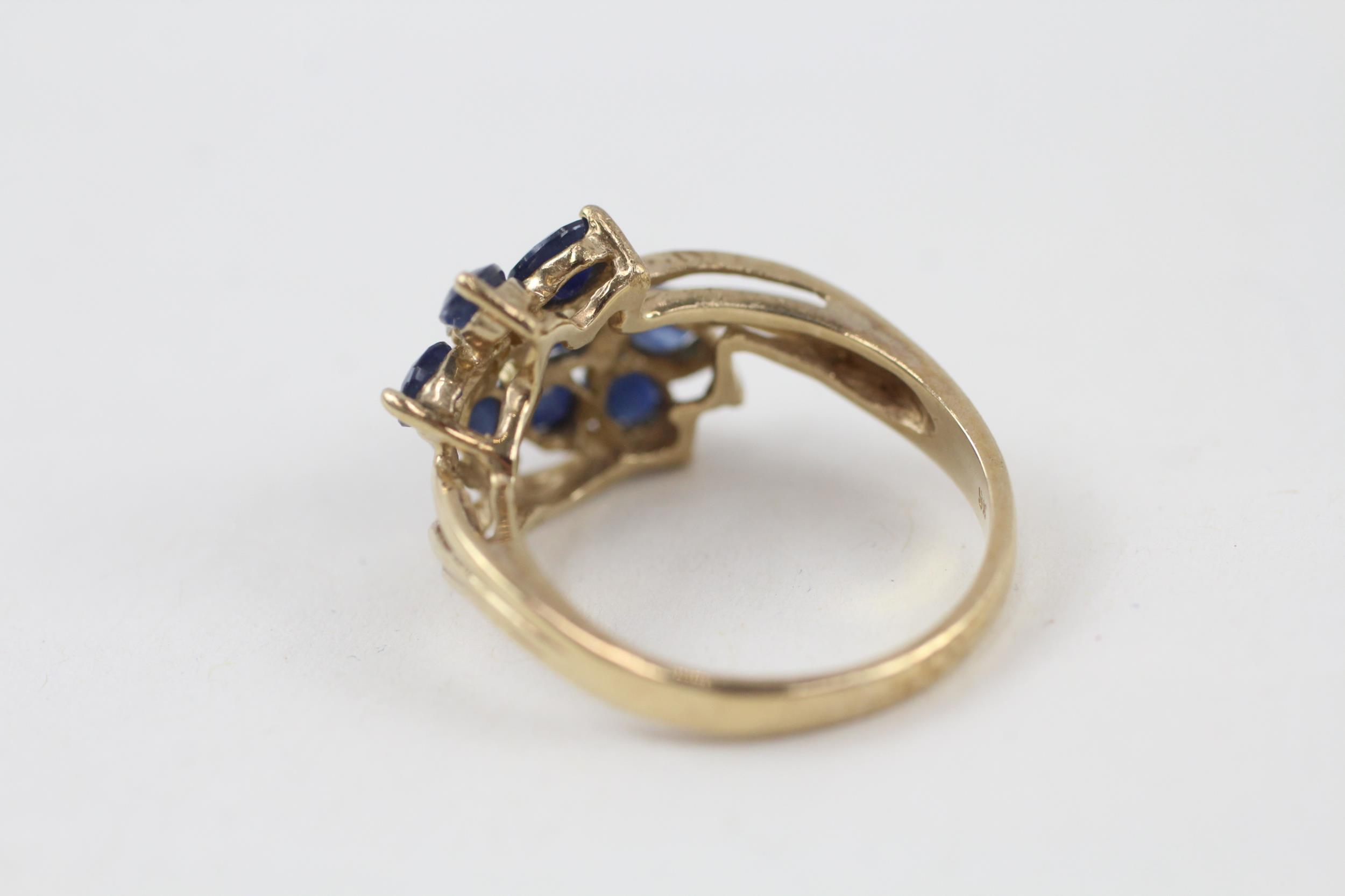 9ct gold oval cut sapphire & diamond dress ring (3.4g) Size N - Image 6 of 6