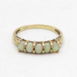 9ct gold opal five stone ring (1.9g) Size P