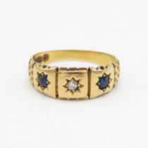 18ct gold antique sapphire & diamond star set ring (3.7g) Size N