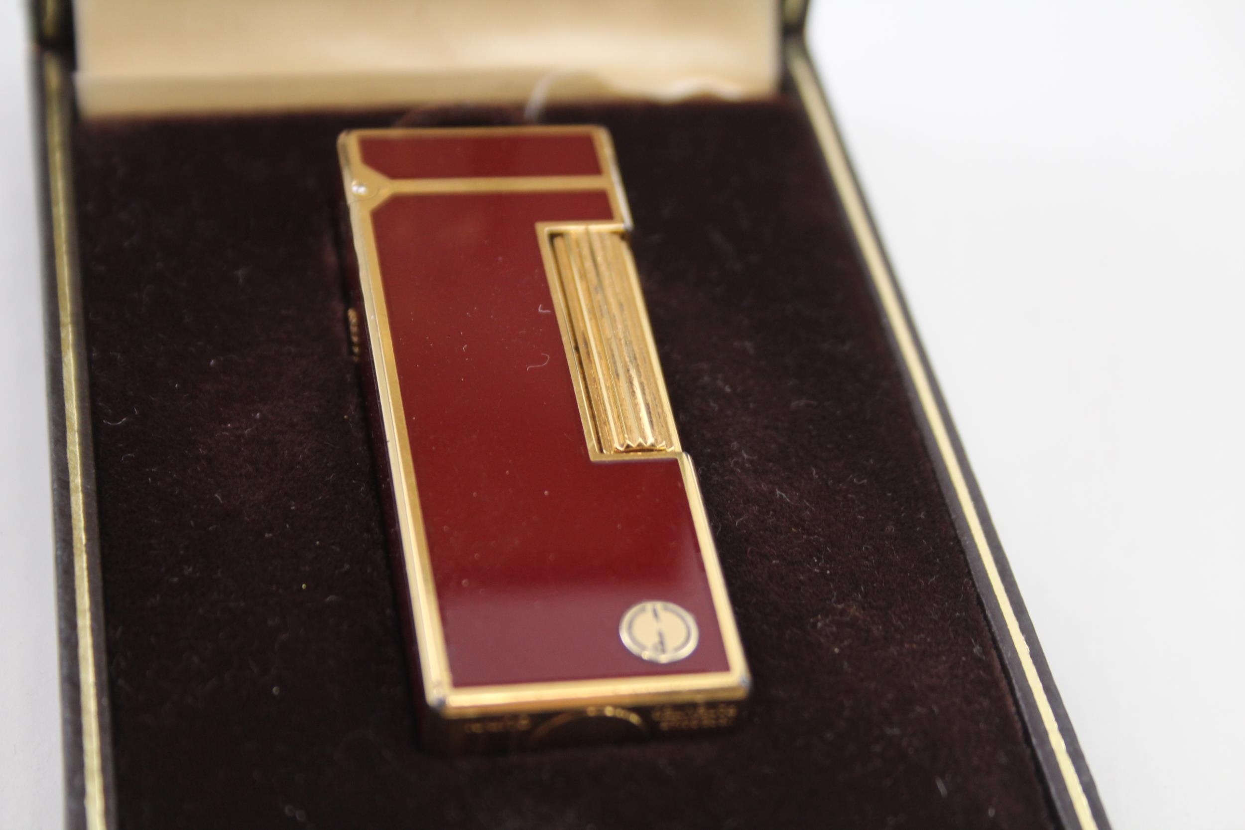 Vintage DUNHILL Rolagas Gold Plated & Red Lacquer Cigarette Lighter Boxed - UNTESTED In previously - Image 2 of 7