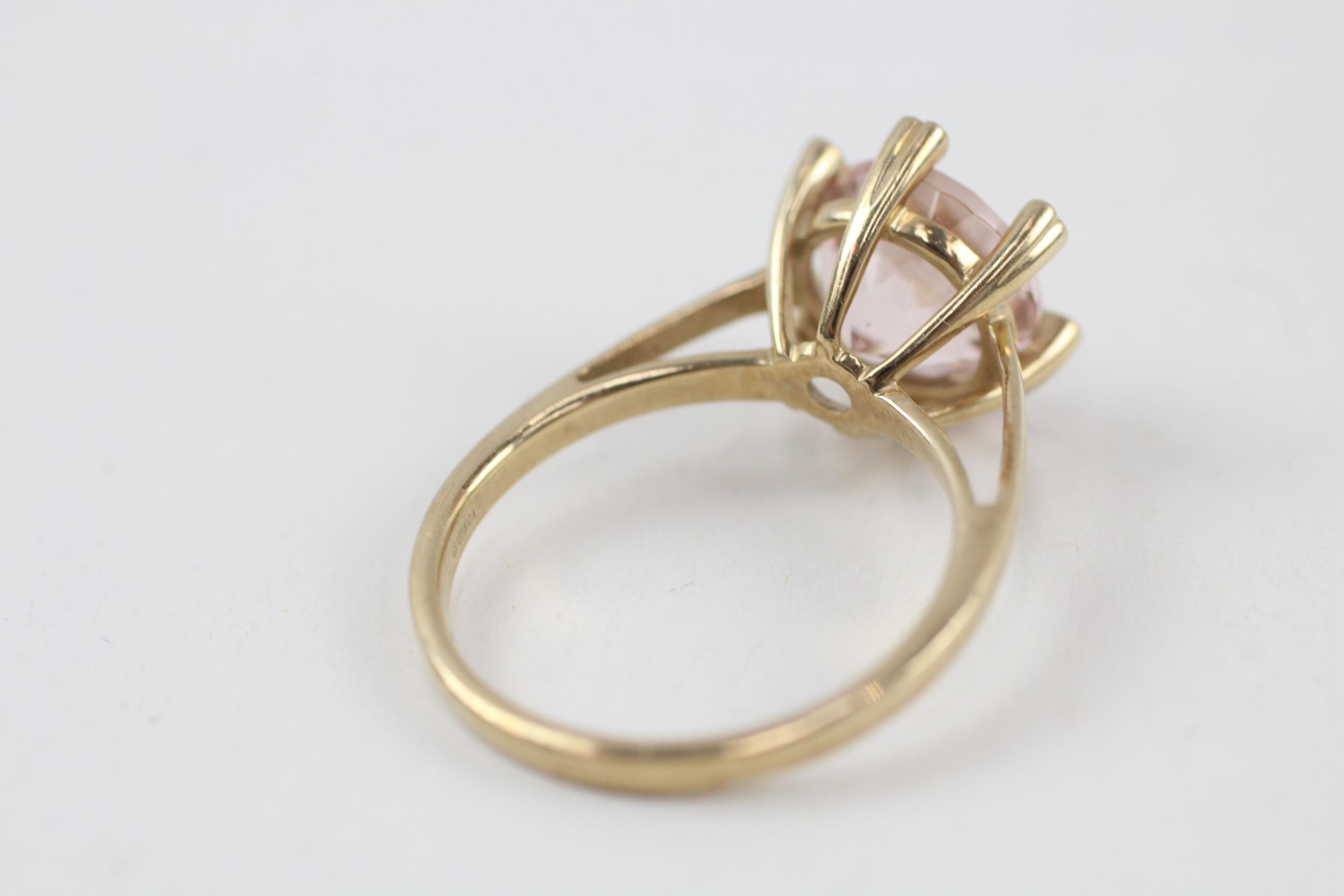 9ct gold morganite dress ring with heart shaped diamond claws (3.1g) Size N - Image 6 of 6