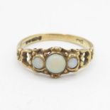 9ct gold vintage opal three stone ring (1.8g) Size N