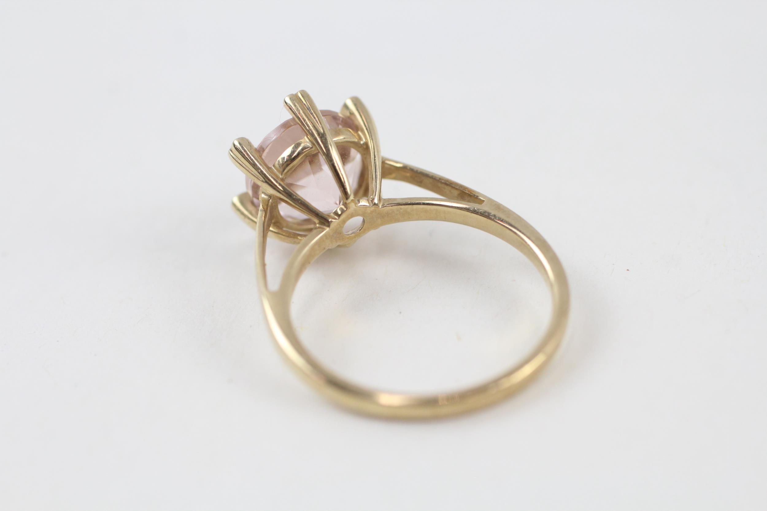 9ct gold morganite dress ring with heart shaped diamond claws (3.1g) Size N - Image 5 of 6