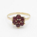 9ct gold vintage garnet cluster ring (1.6g) Size M 1/2