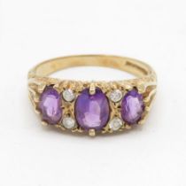 9ct gold oval cut amethyst & white gemstone vintage ring (3.3g) Size R