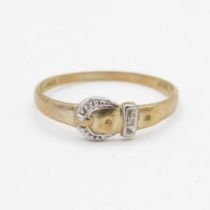 9ct gold diamond buckle ring (1.5g) Size U 1/2