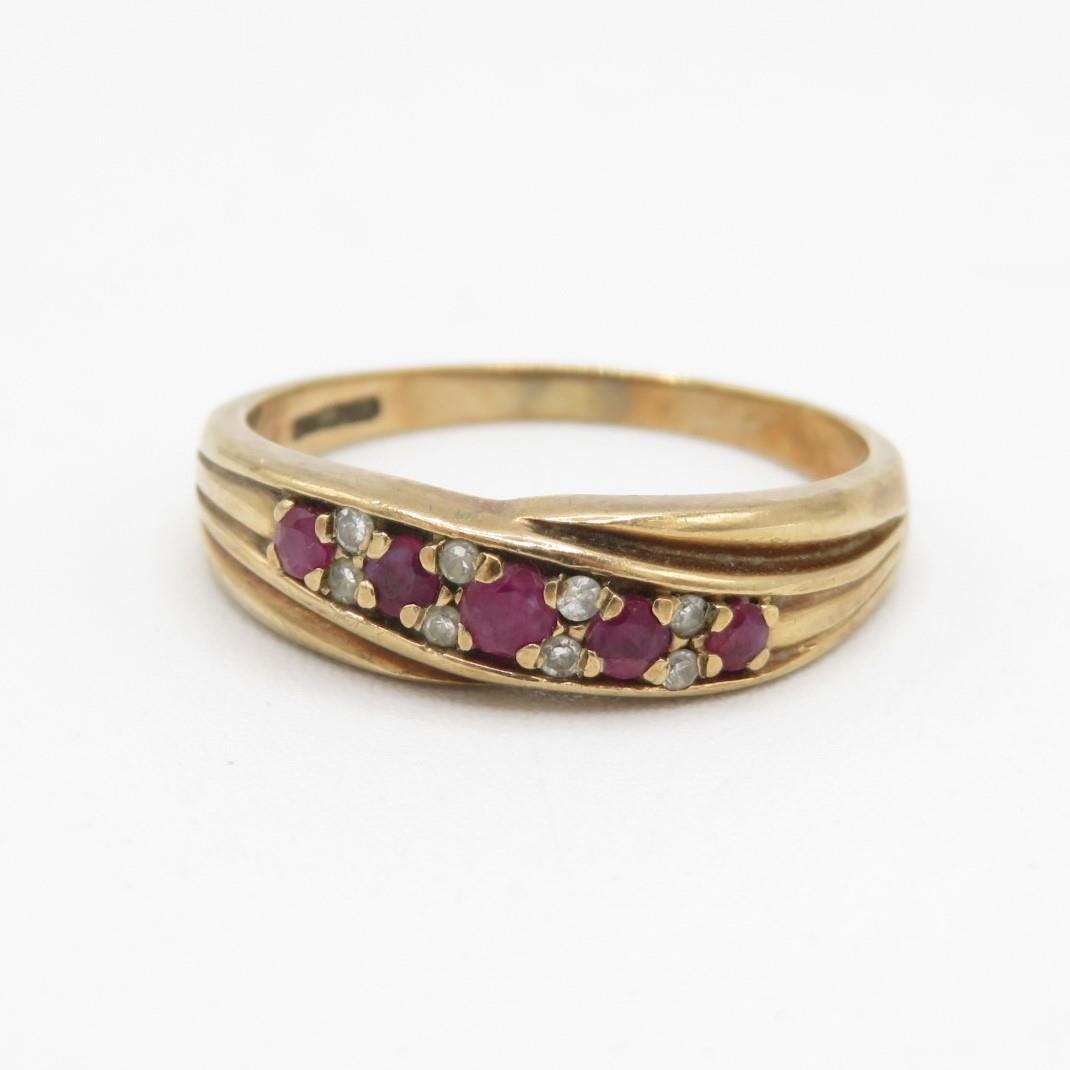9ct gold ruby & diamond ring (3.1g) Size R