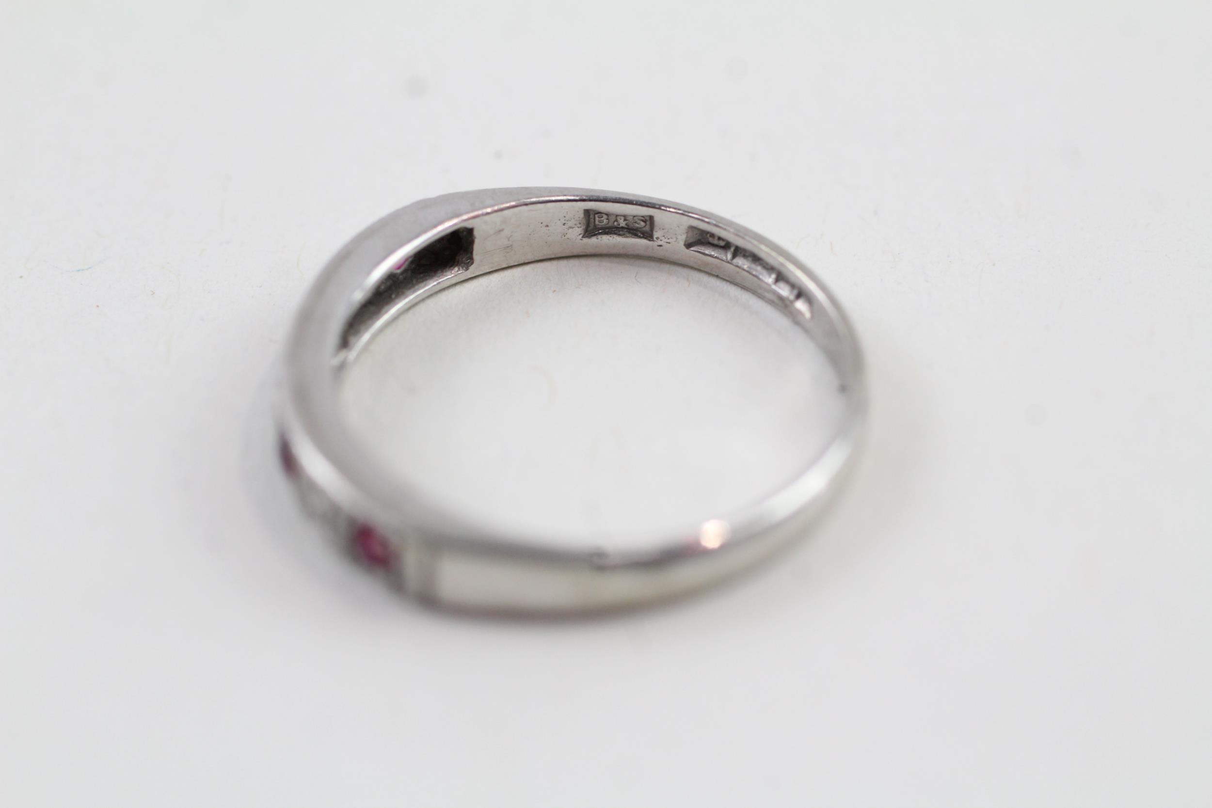 9ct white gold ruby & diamond half eternity ring (1.8g) Size O - Image 2 of 5