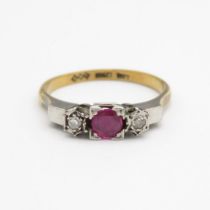 9ct gold ruby & diamond three stone ring (2.6g) Size L 1/2