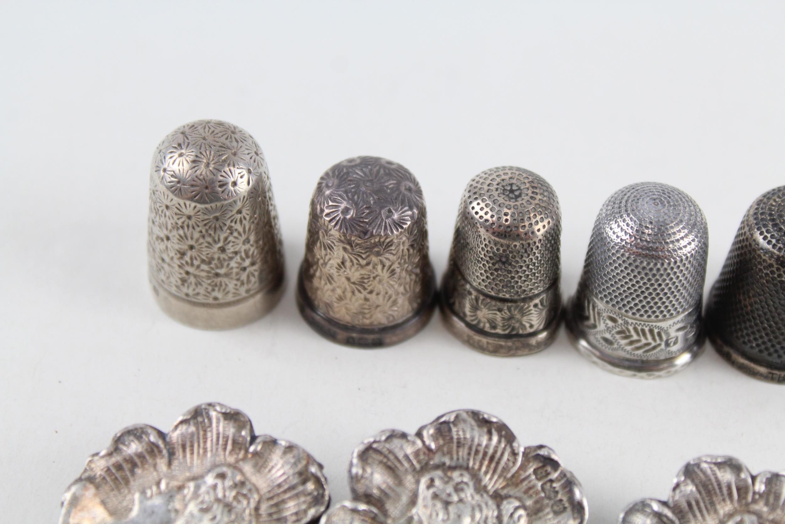 8 x Antique / Vintage Hallmarked .925 STERLING SILVER Thimbles & Buttons (49g) - Inc Charles Horner, - Image 4 of 5