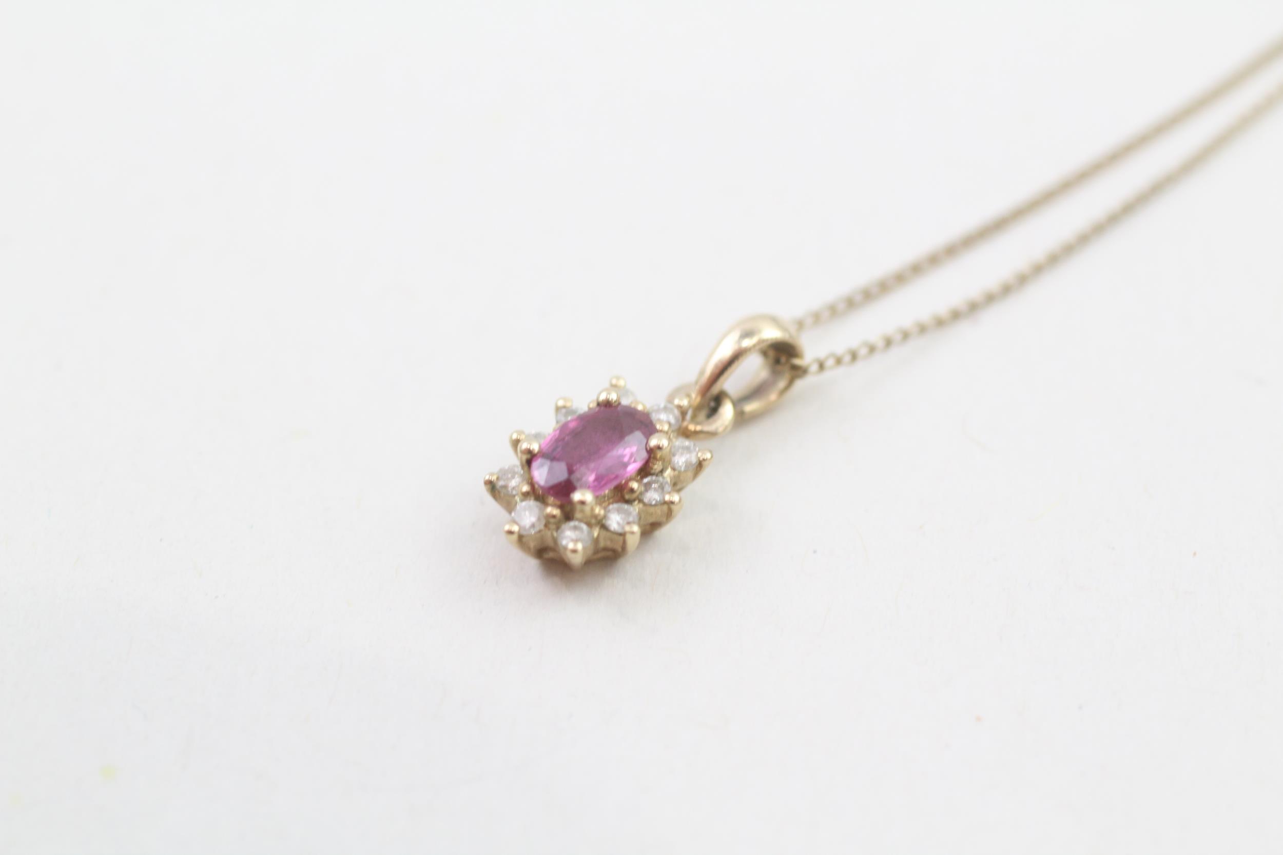 9ct gold ruby & diamond pendant necklace (1.1g) - Image 2 of 4