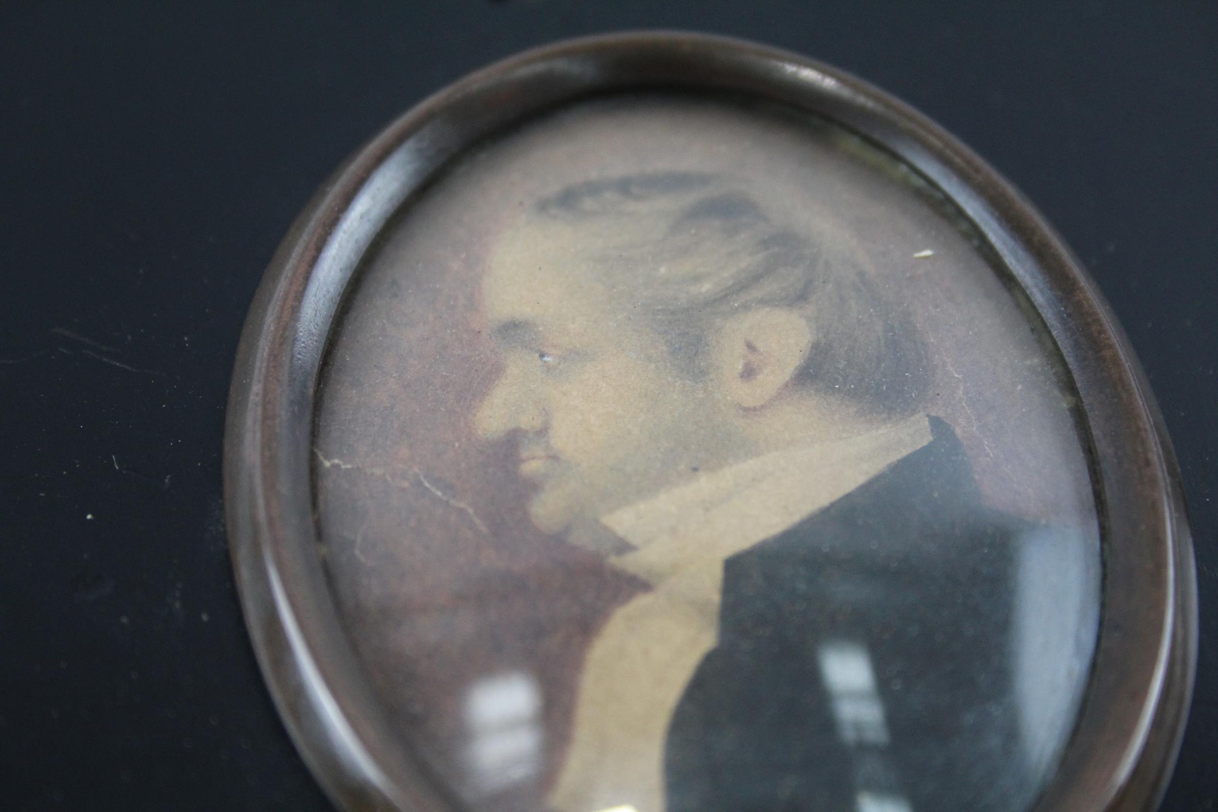 2 x Antique Hand Drawn / Hand Painted Portraits - GLASS MISSING FROM ONE FRAME Items are in - Image 6 of 7