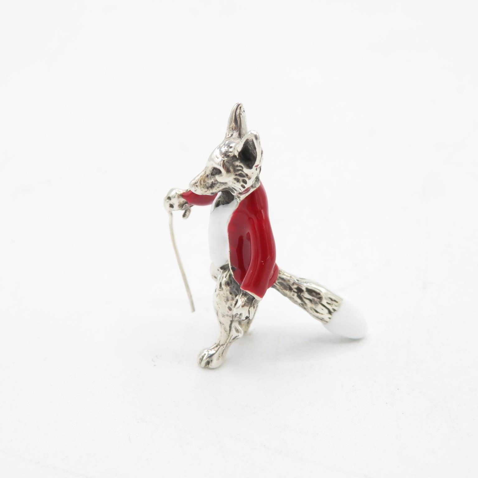 925 Sterling Silver HM Magnificent Mr. Fox silver and enamel character (12.6g) 35mm high in - Image 3 of 5