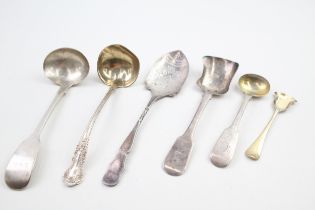 9 x Antique Vintage HM .925 Sterling Silver Spoons Inc Bottom Marked Etc (100g) - In antique /