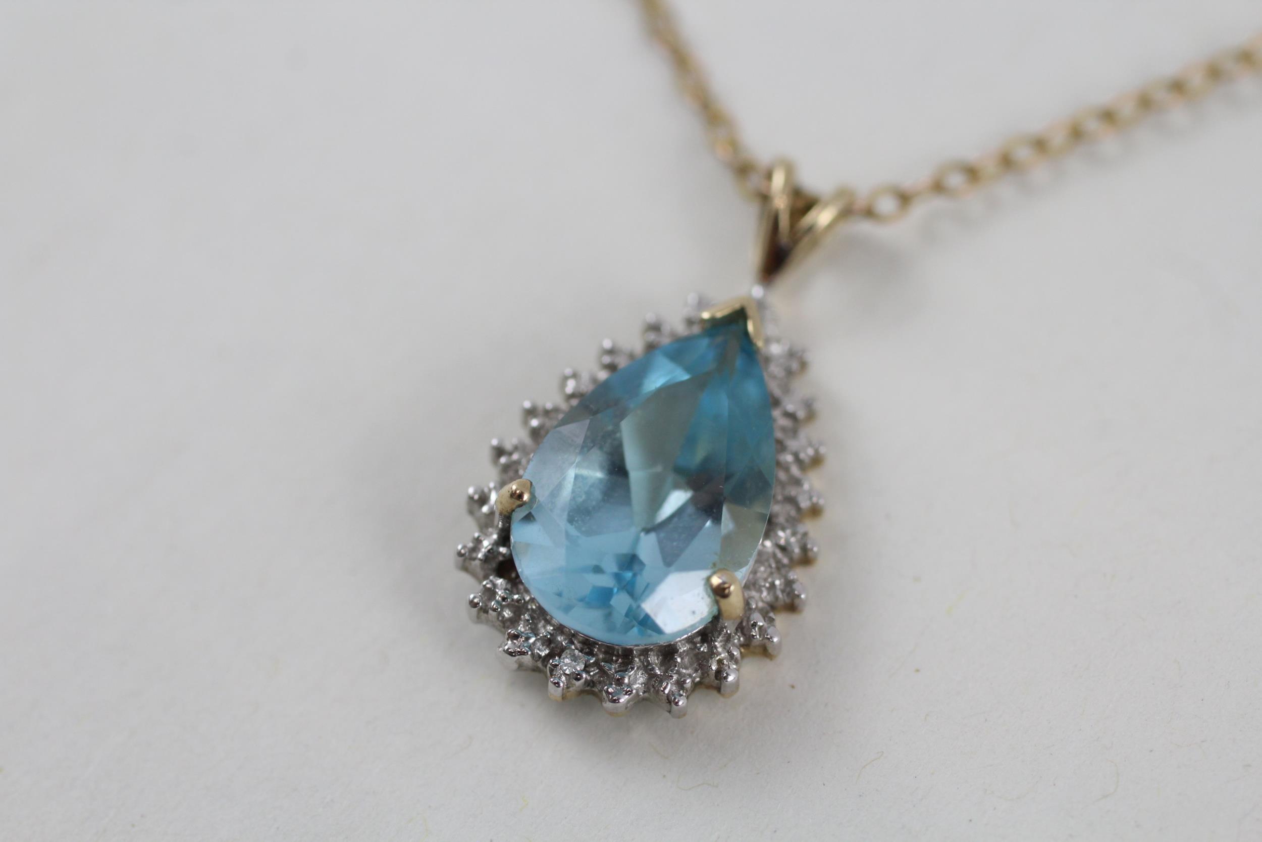 9ct gold pear cut blue topaz & diamond cluster pendant necklace (3.8g) - Image 2 of 6
