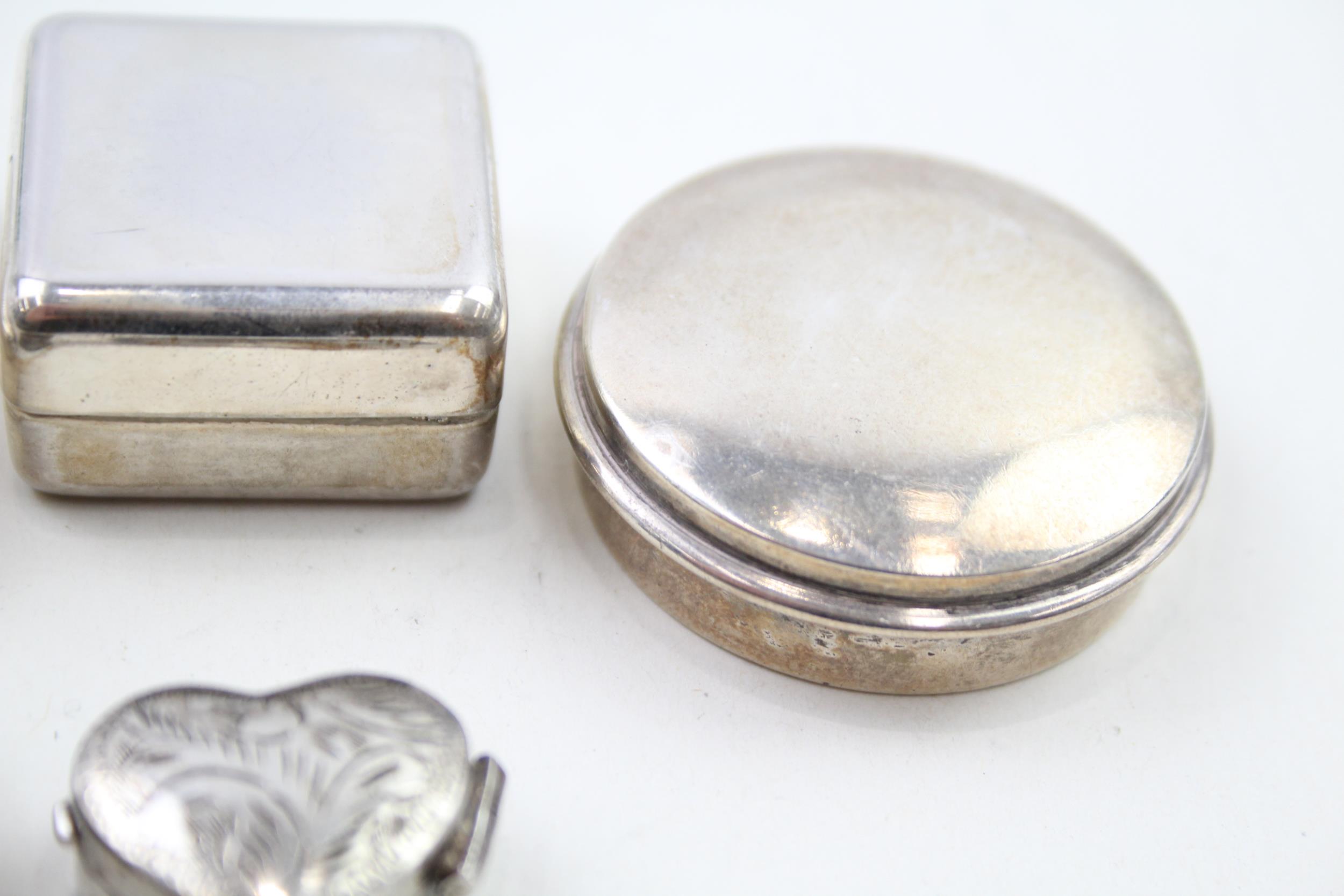 5 x Antique / Vintage Hallmarked .925 STERLING SILVER Pill / Trinket Boxes (90g) - In antique / - Image 5 of 5