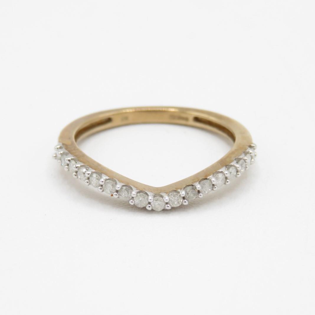 9ct gold diamond curved half eternity ring (1.7g) Size M