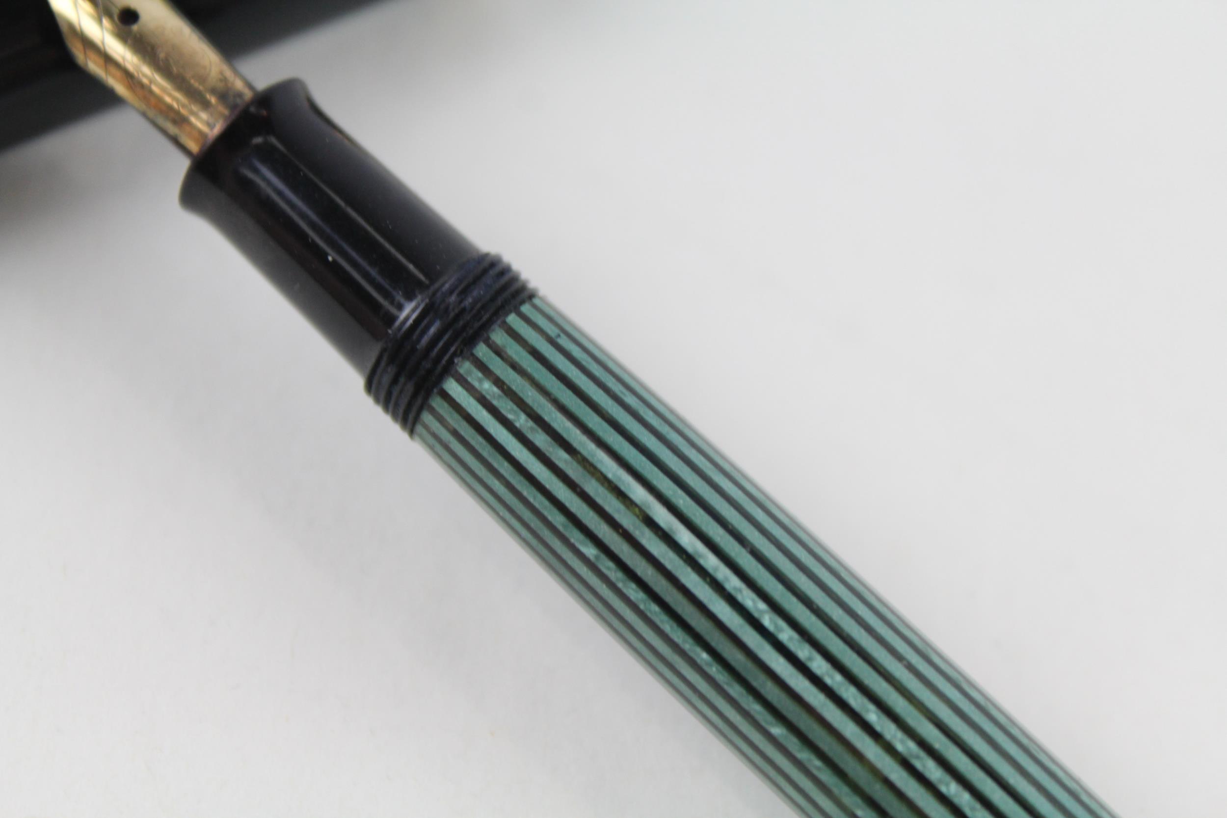Vintage PELIKAN 140 Green & Black Fountain Pen w/ 14ct Gold Nib WRITING - Dip Tested & WRITING In - Image 3 of 5