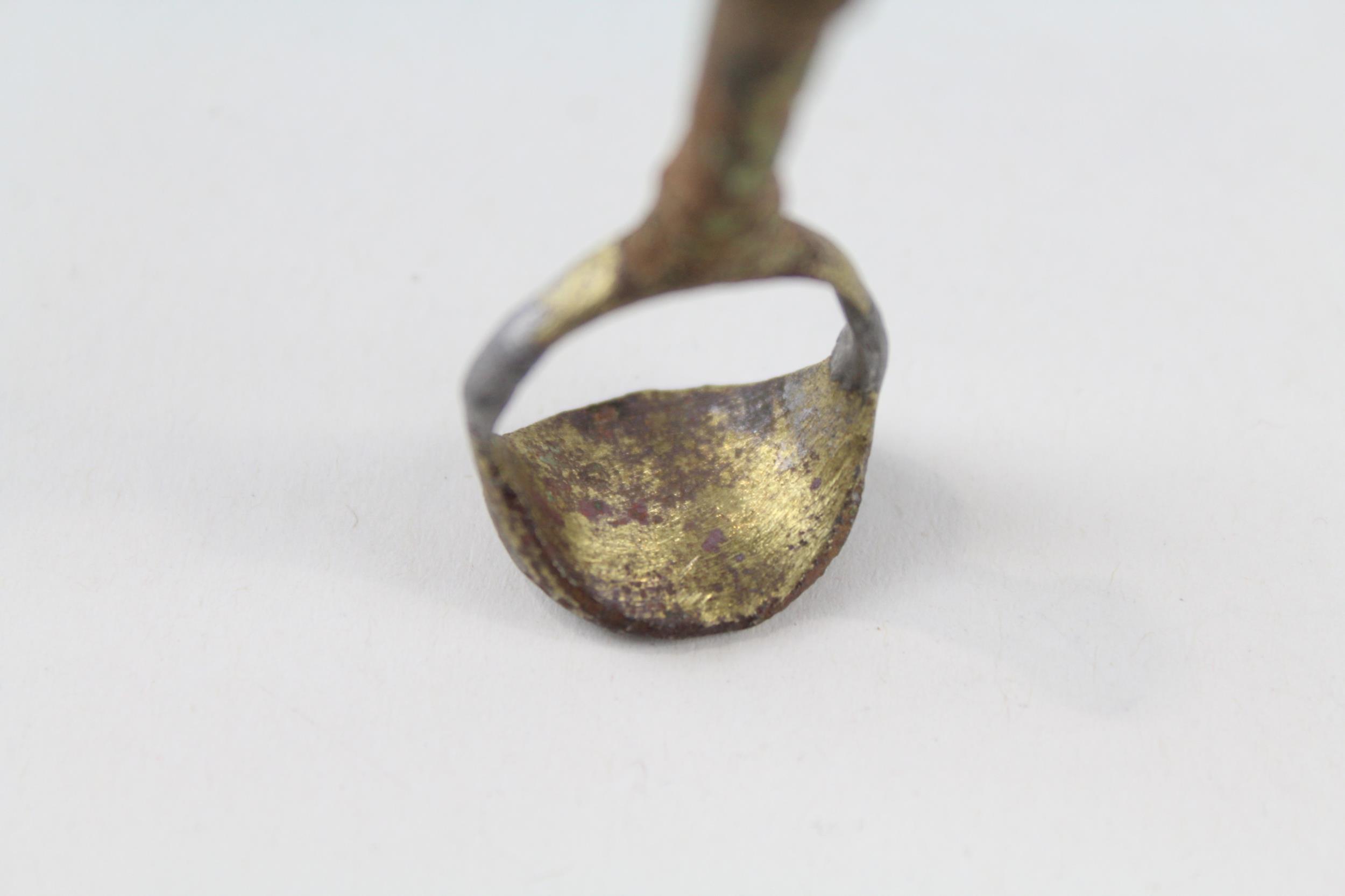17th century ring/seal conversion possibly made to celebrate the marriage of Charles II to Catherine - Image 6 of 7