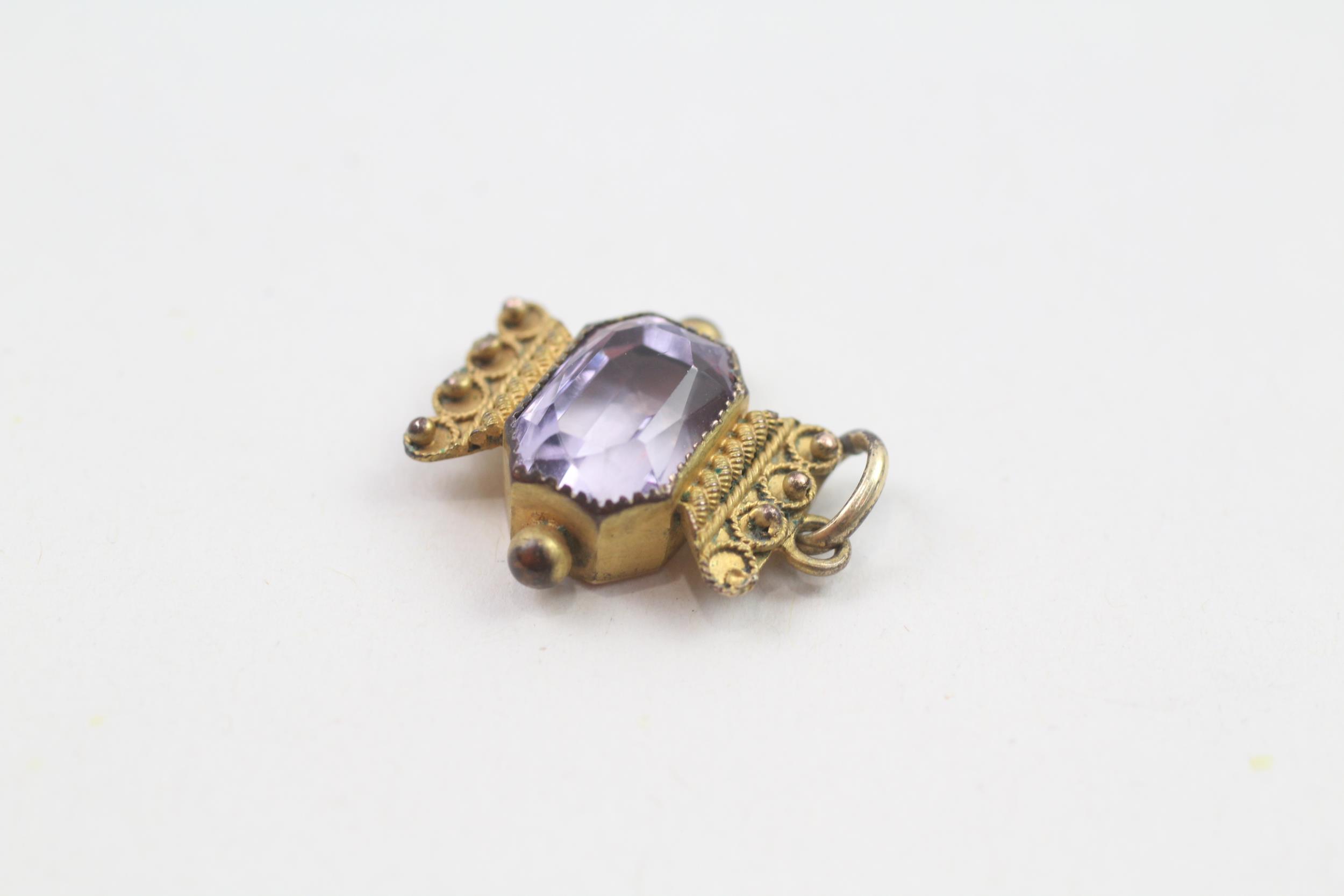 9ct gold antique amethyst charm (1.7g) - Image 2 of 4