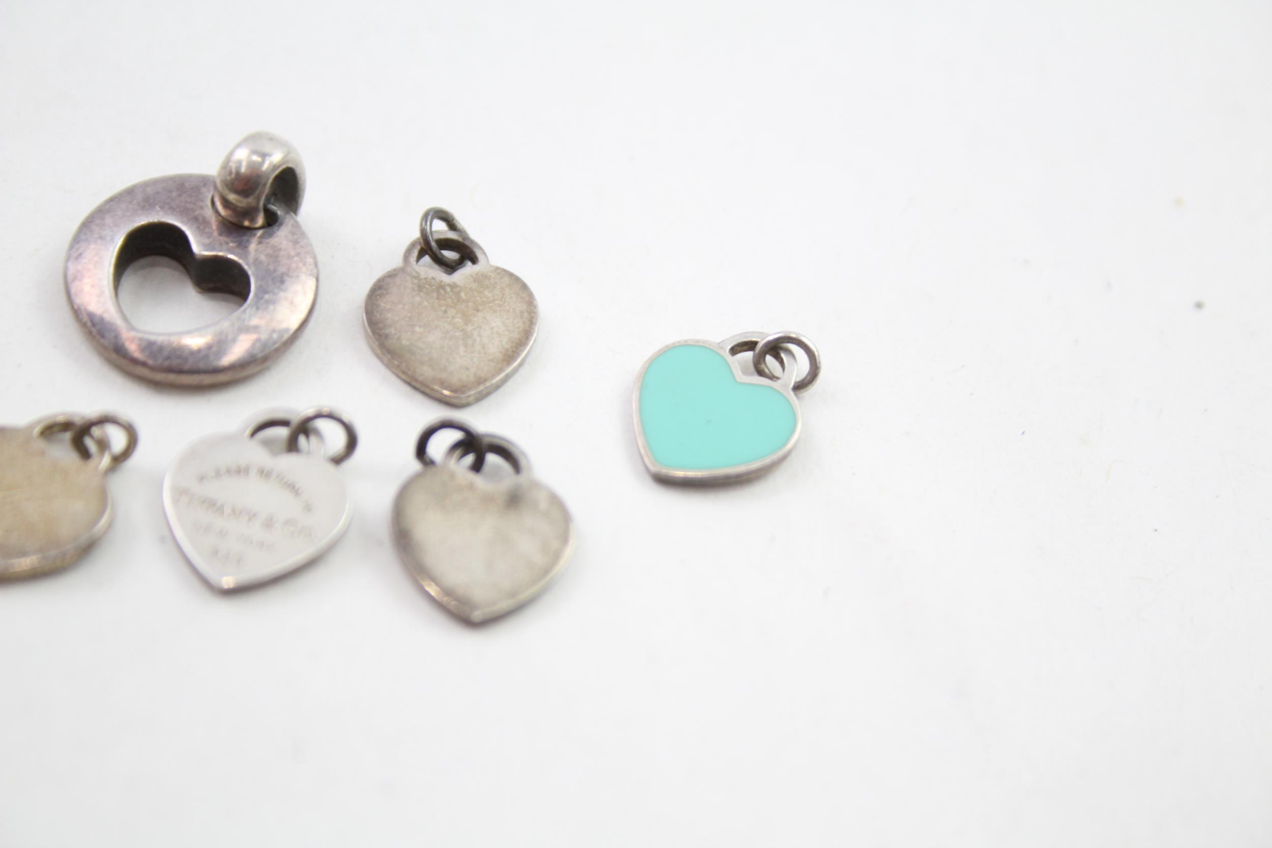 A collection of silver pendants by Tiffany and Co (13g) - Image 5 of 5