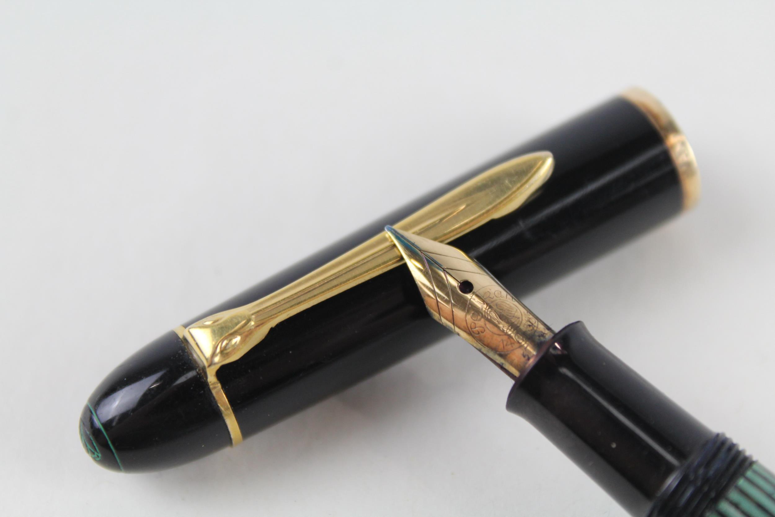 Vintage PELIKAN 140 Green & Black Fountain Pen w/ 14ct Gold Nib WRITING - Dip Tested & WRITING In - Image 2 of 5
