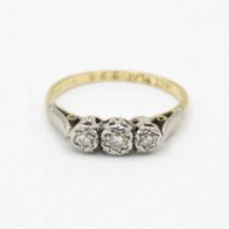 18ct gold single cut diamond three stone ring (2.2g) Size P