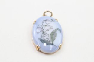 9ct gold lilly of the valley, danish porcelain pendant by Bing & Grondahl (3.2g)