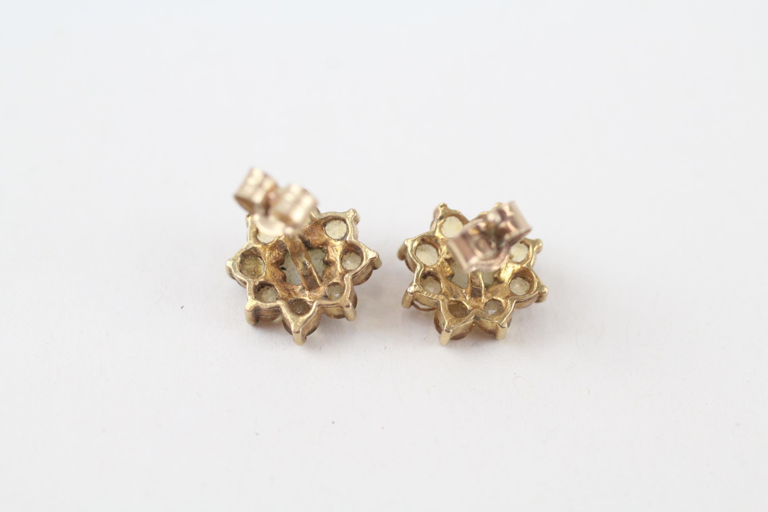 9ct gold vintage cultured pearl & yellow gemstone cluster stud earrings (2.1g) - Image 5 of 5