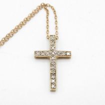 9ct gold diamond cross pendant necklace, total diamond weight: 0.14ct approximately (2.4g)