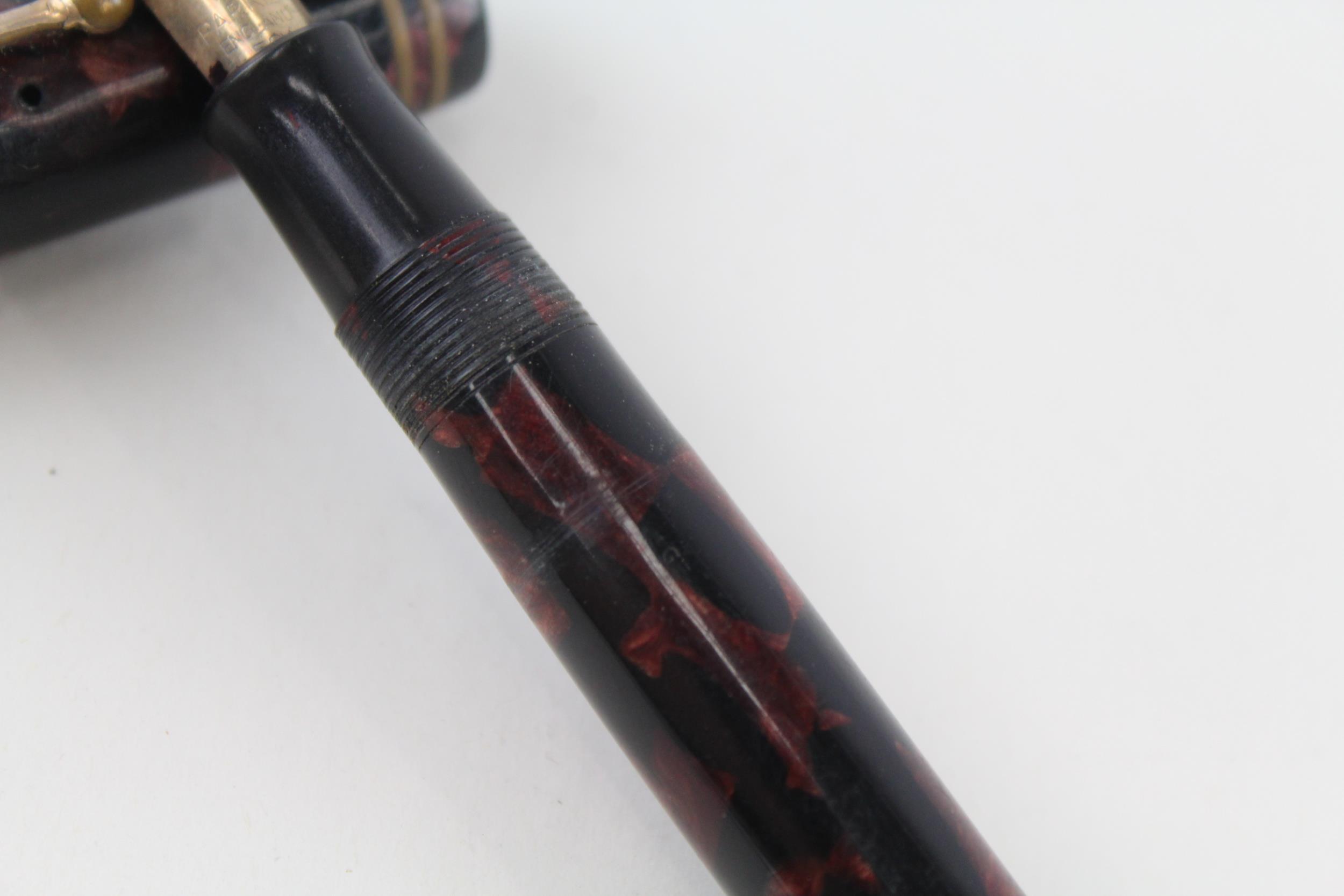 Vintage PARKER Duofold Burgundy w/ 14ct Gold Nib WRITING - Dip Tested & WRITING In vintage condition - Image 3 of 4