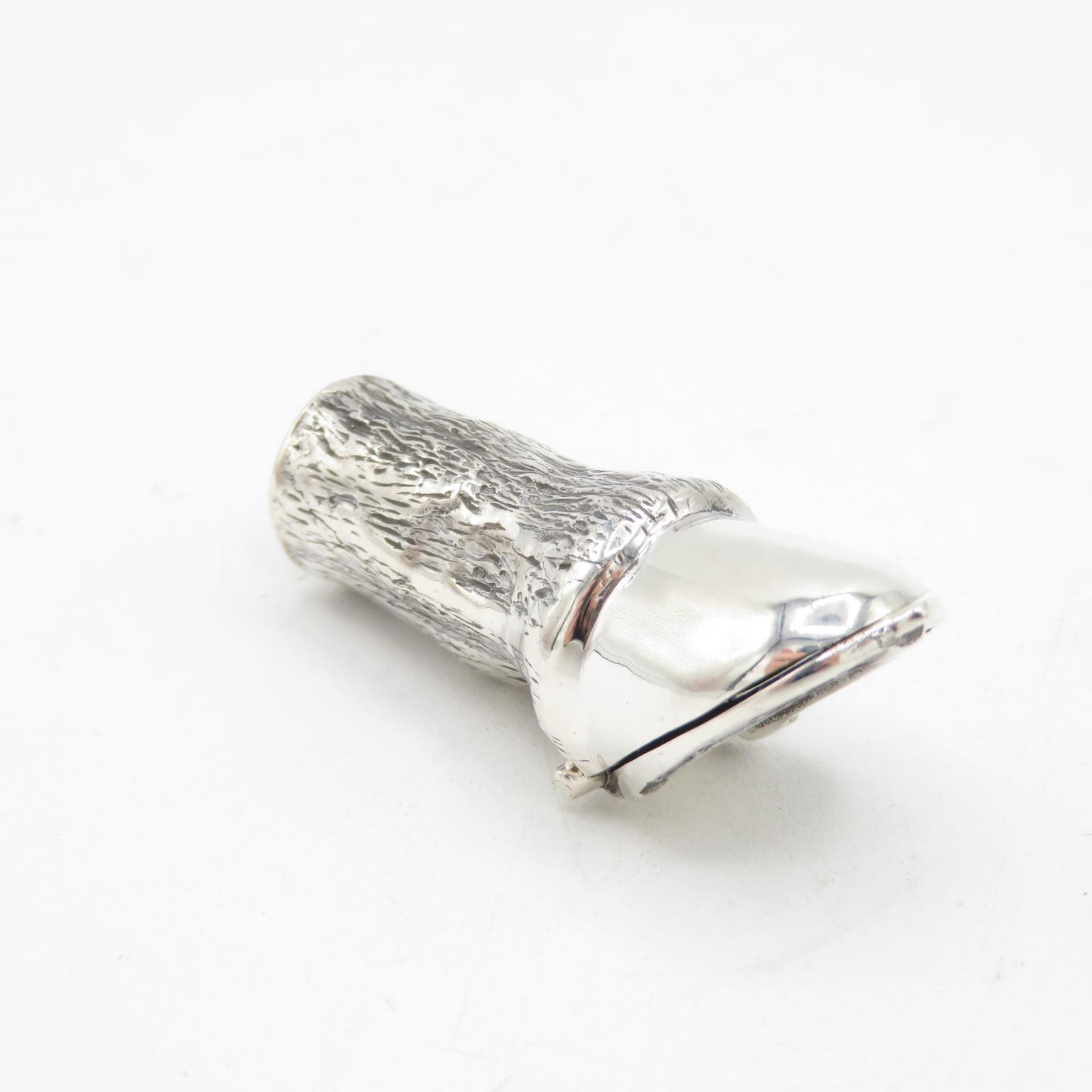 Horse's leg and hoof HM 925 Sterling Silver Vesta in excellent condition with tight closing hinged