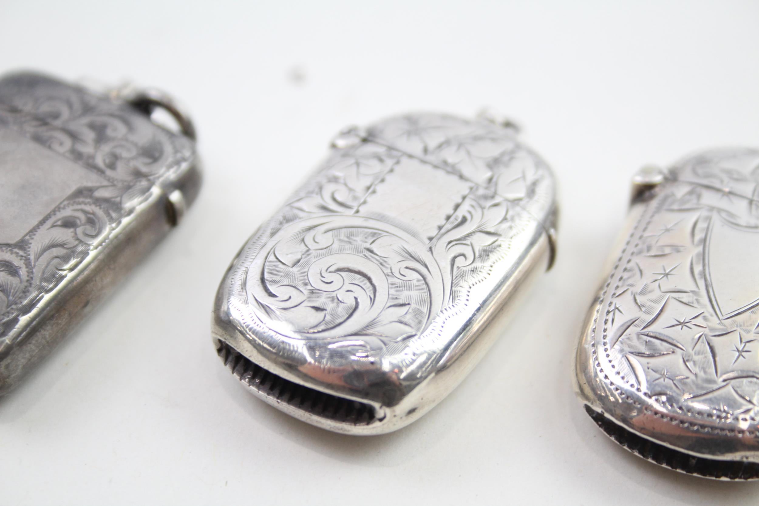 3 x Antique Hallmarked .925 Sterling Silver Vesta Cases Inc Victorian Etc (49g) - In antique - Image 3 of 4