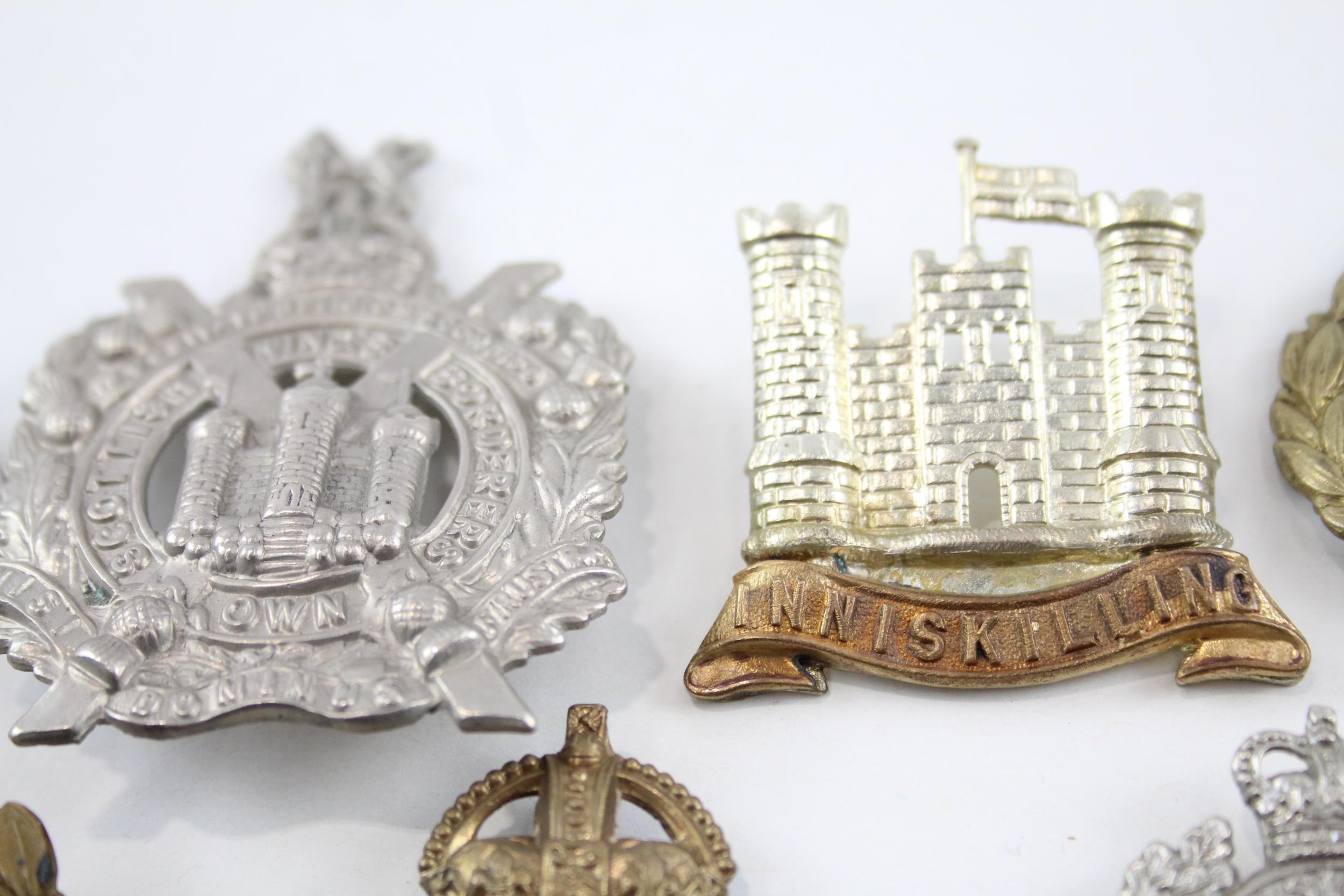 Military/Cap Badges x 10 inc. M.G.C, K.O.S.B, York And Lancs Etc - Military/Cap Badges x 10 inc. M. - Image 4 of 6