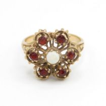 9ct gold white opal & garnet floral cluster cocktail ring (3.6g) Size O