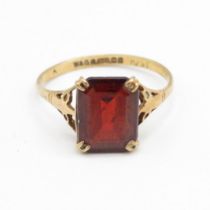 9ct gold vintage garnet dress ring (1.9g) Size P