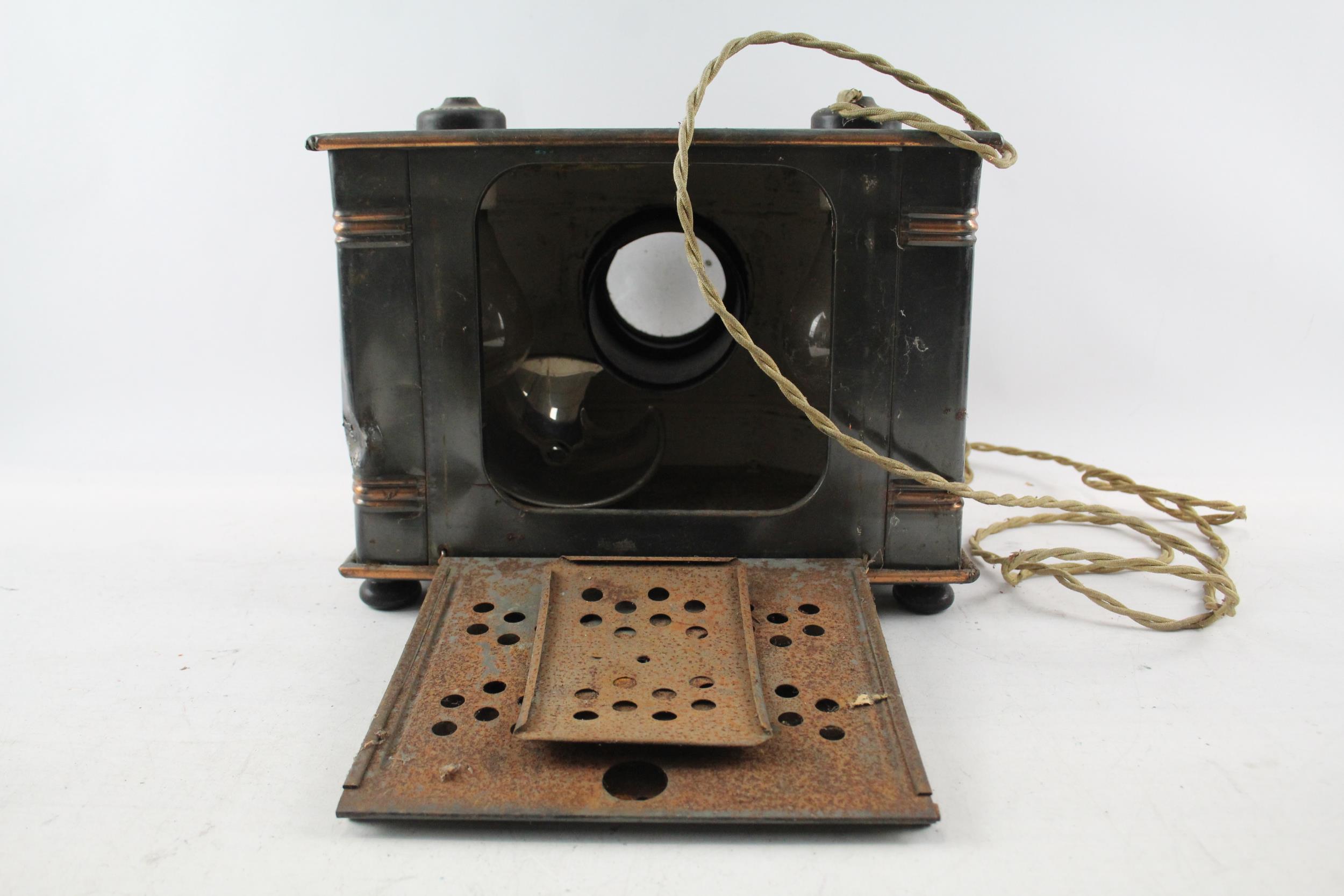 Antique Mirrorscope Projector 1911 - Antique Mirrorscope Projector 1911 No Latch On Back Bulb - Image 4 of 4