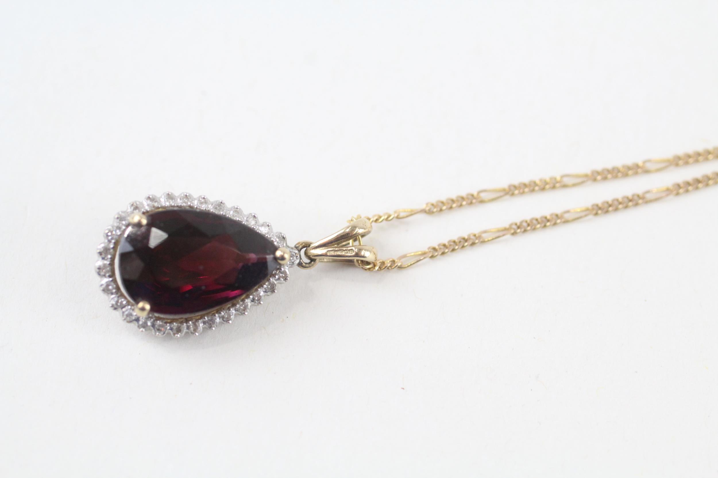 9ct gold garnet & diamod clyster pendant necklace with a secret hidden cultured pearl (4.5g)