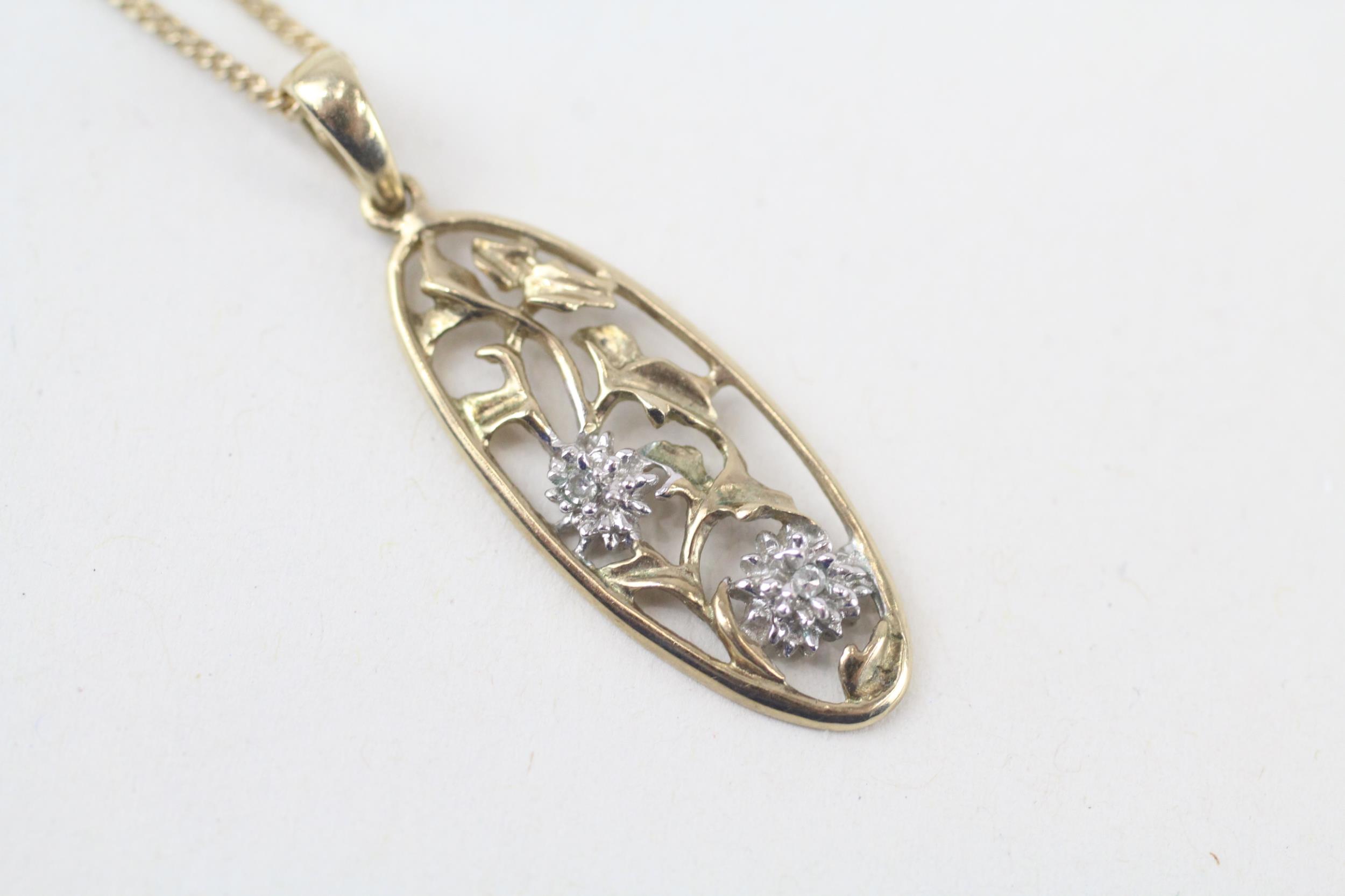 9ct gold diamond set floral pendant necklace (2.4g) - Image 2 of 4