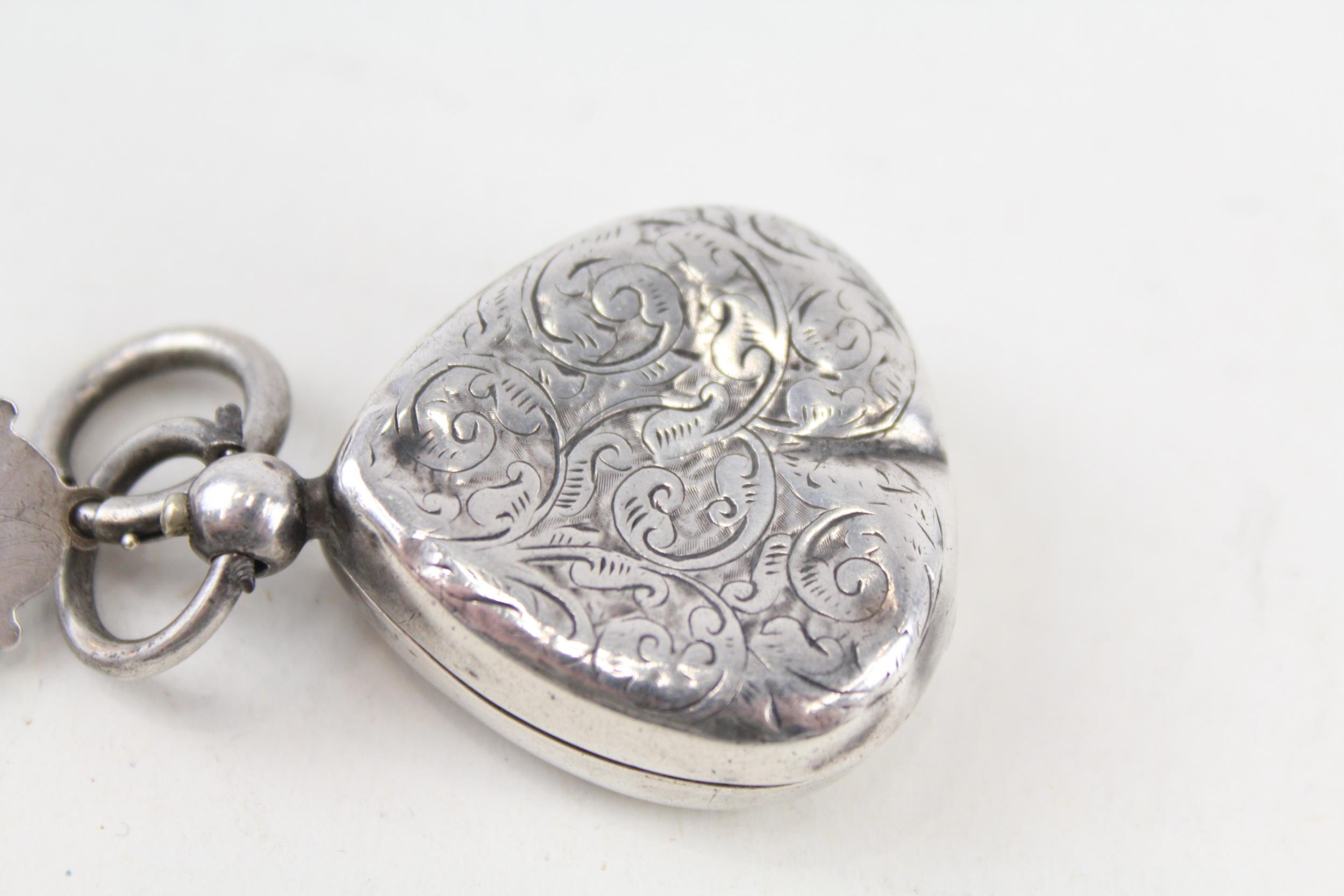 Antique Victorian 1898 Birmingham Sterling Silver Sovereign Case w/ Fob (25g) - w/ Enamelled Fob, - Image 5 of 6