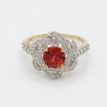 9ct gold red & white gemstone cluster cocktail ring (3g) Size Q