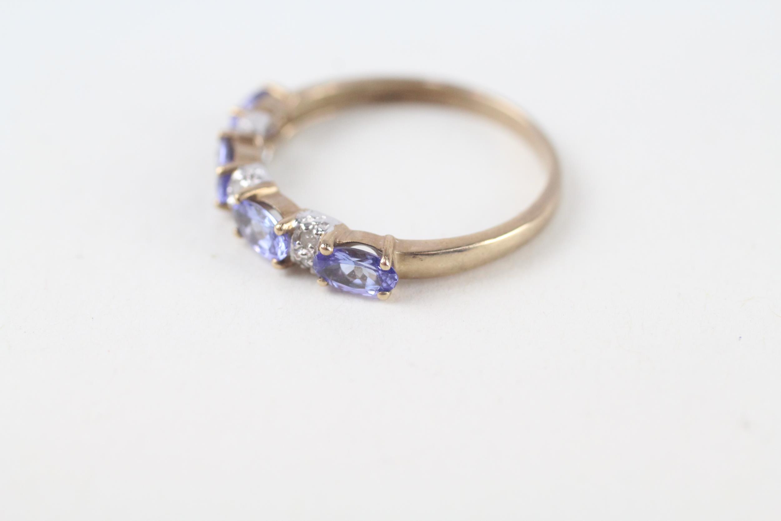 9ct gold tanzanite and diamond set eternity ring (1.8g) Size P - Image 3 of 4
