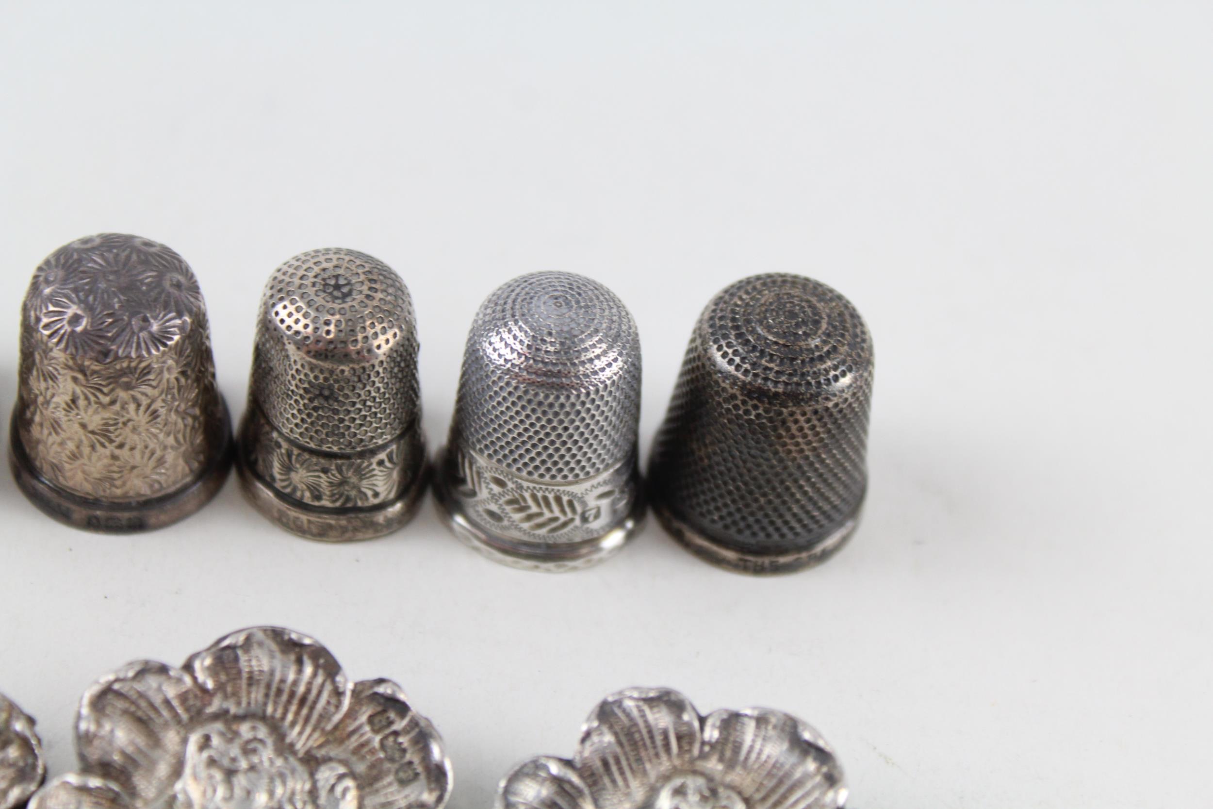 8 x Antique / Vintage Hallmarked .925 STERLING SILVER Thimbles & Buttons (49g) - Inc Charles Horner, - Image 5 of 5