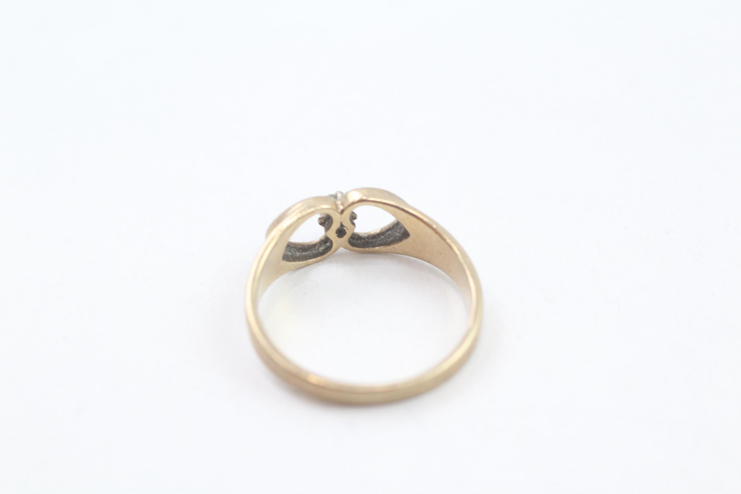 9ct gold diamond single stone ring with openwork heart shank (2.3g) Size O - Bild 4 aus 4