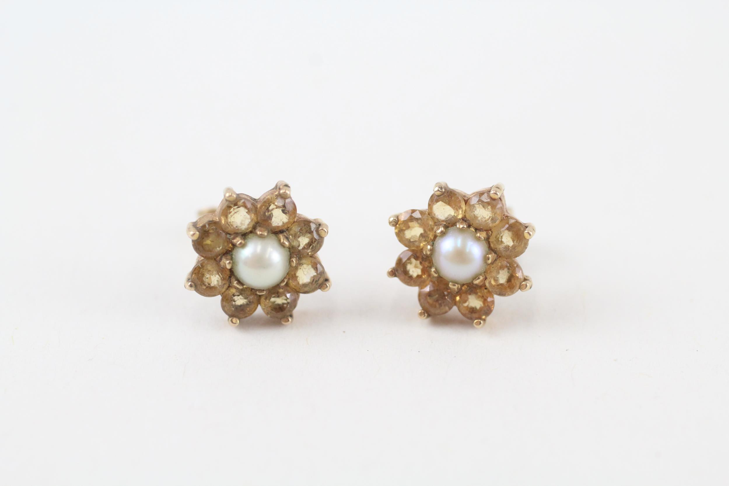 9ct gold vintage cultured pearl & yellow gemstone cluster stud earrings (2.1g) - Image 2 of 5