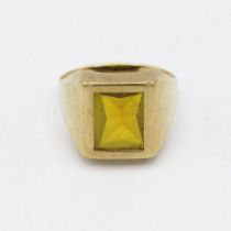 9ct gold yellow sapphire signet ring (4g) Size Q