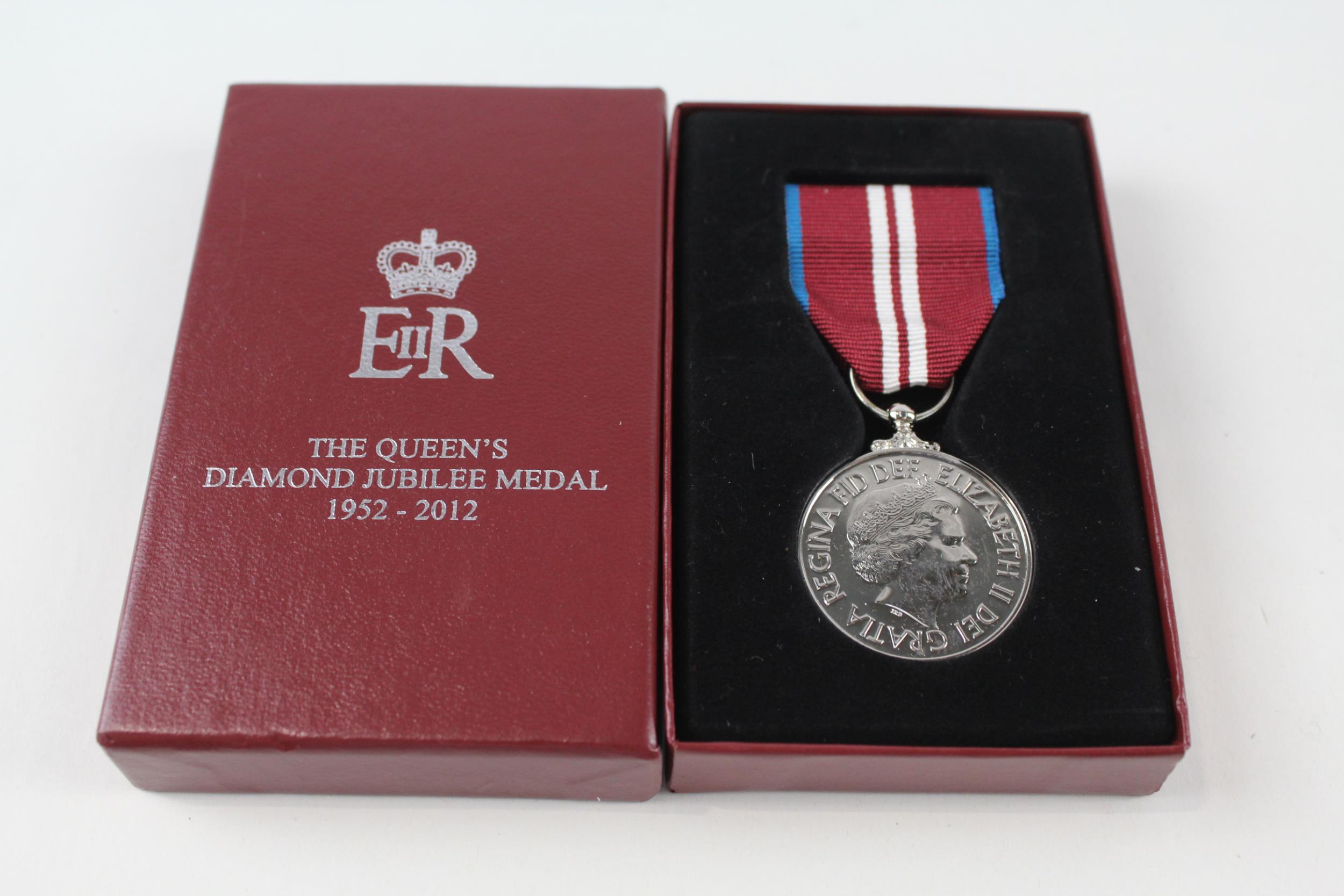 Boxed ERII Queens Diamond Jubilee Medal - Boxed ERII Queens Diamond Jubilee Medal In antique/vintage